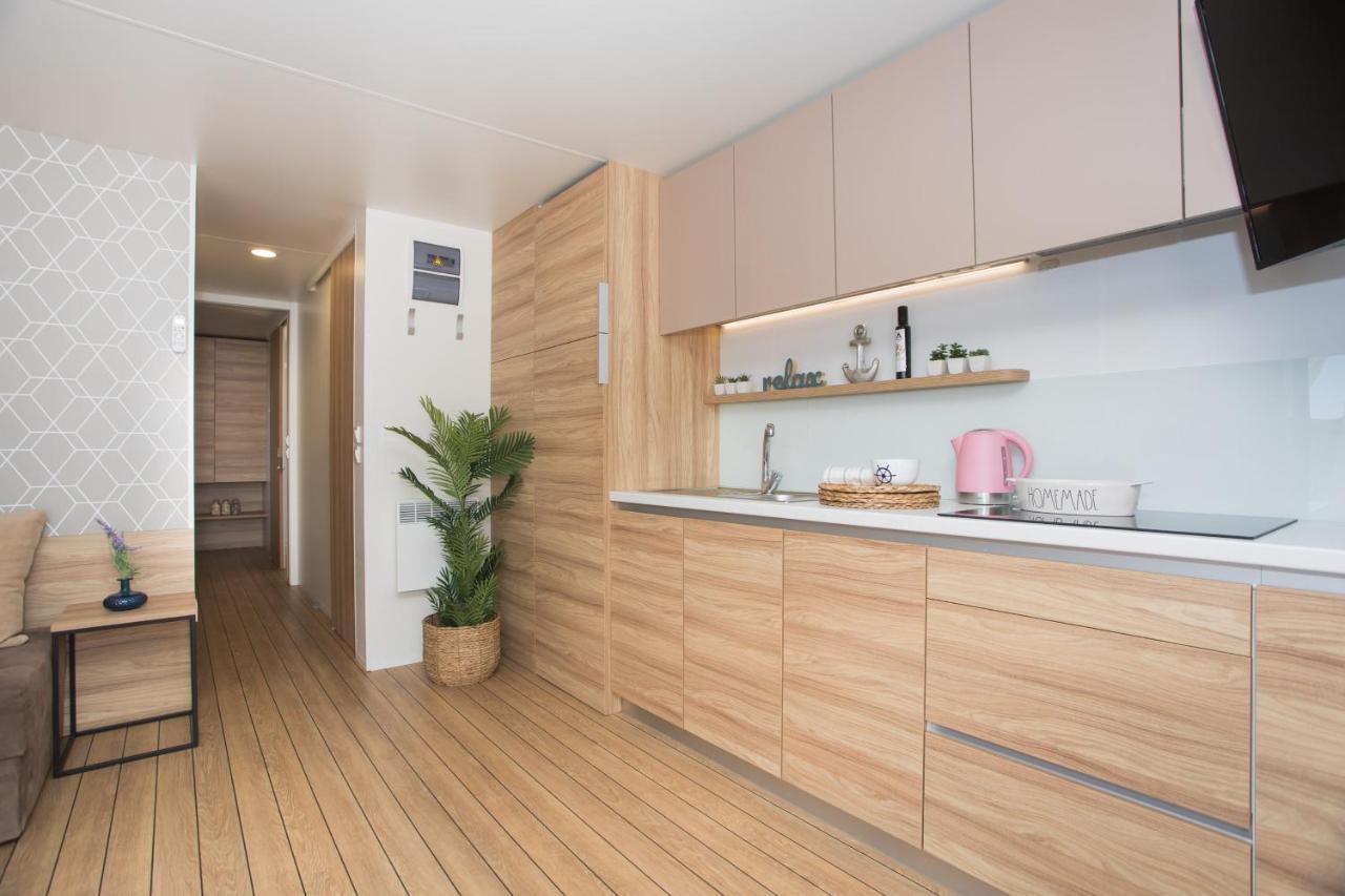 Mara'S Coast - Bianca Apartment Pirovac Exterior photo